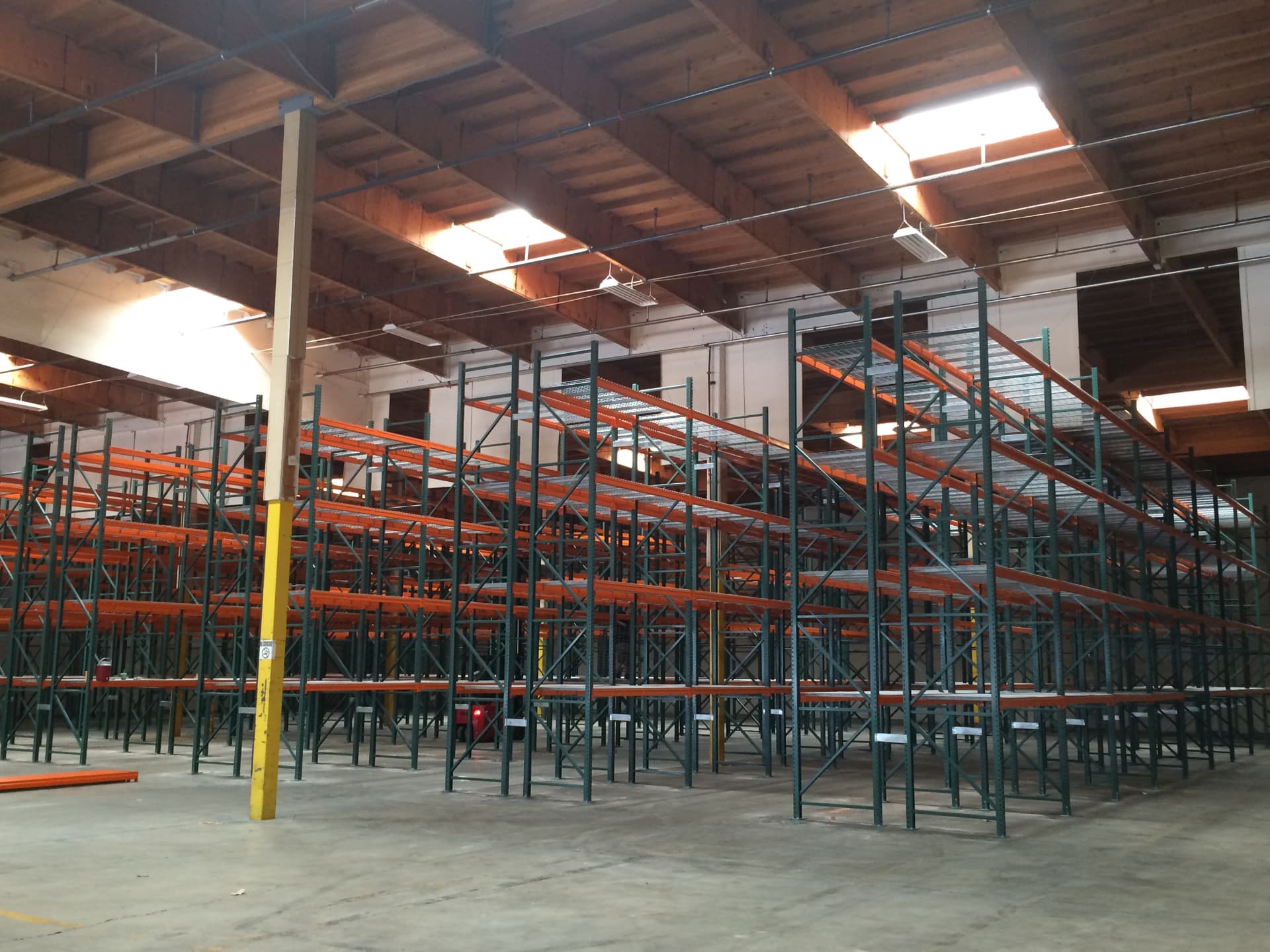 Pallet rack and warehouse racking installation by Memphis Pallet Rack